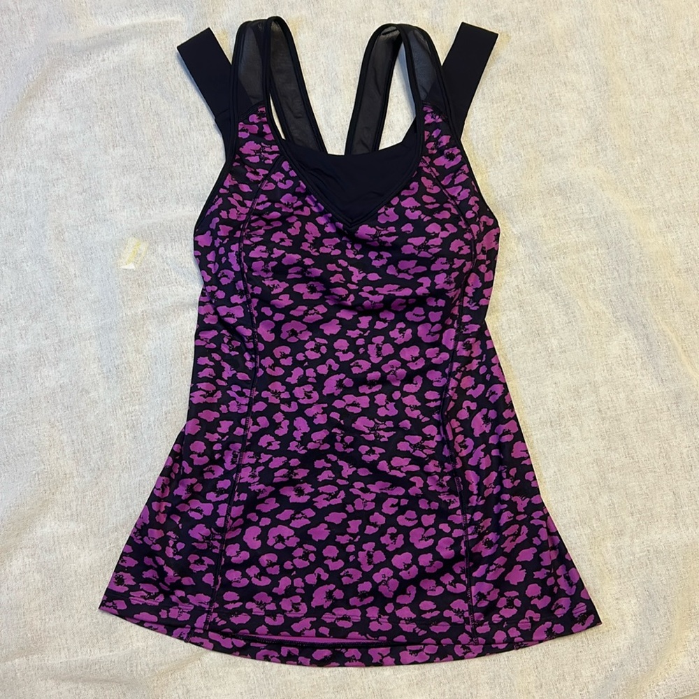 Lululemon tank top with built in bra size 4